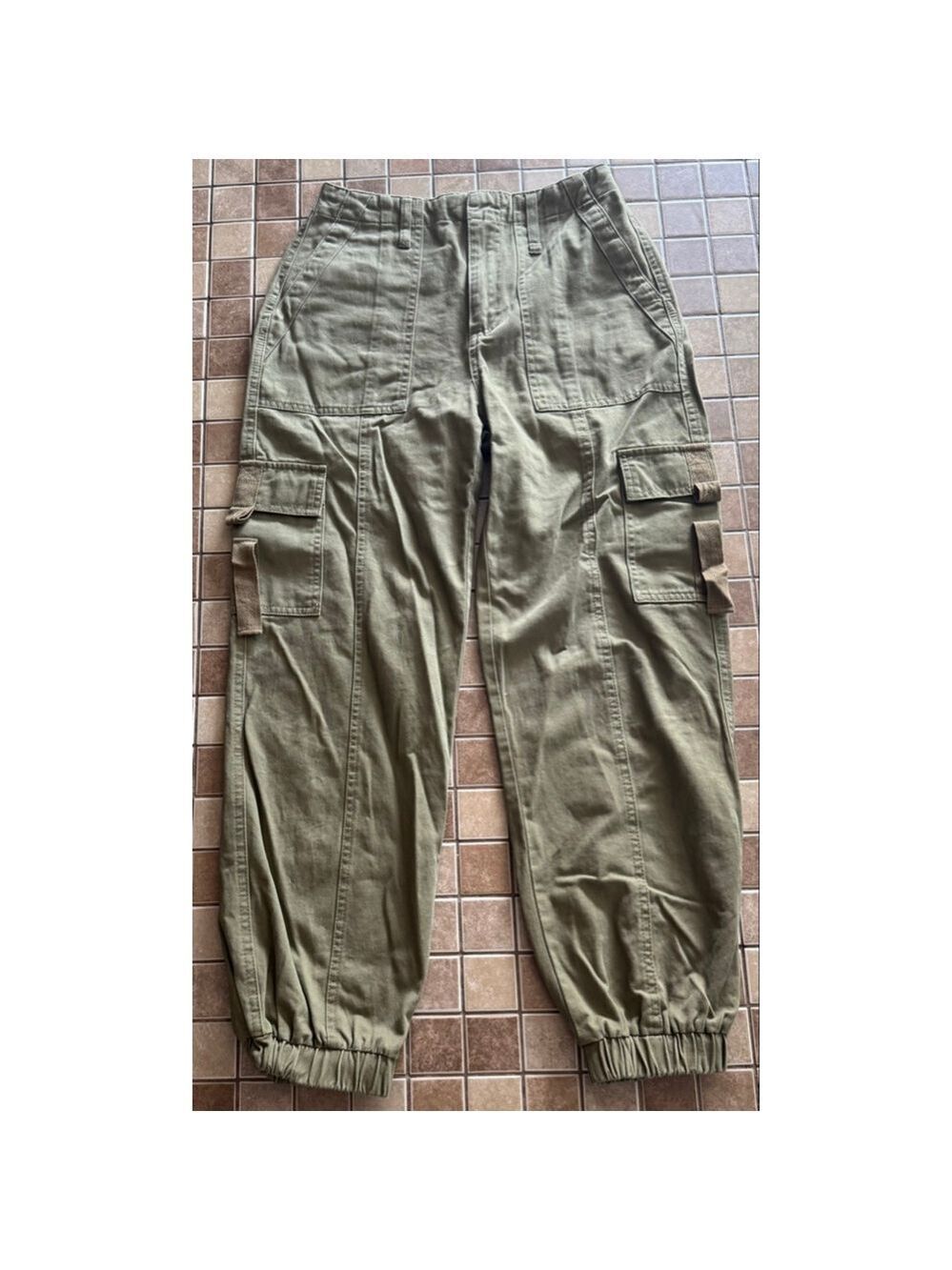 Women's Forever 21 Green Cargo Pants Size S